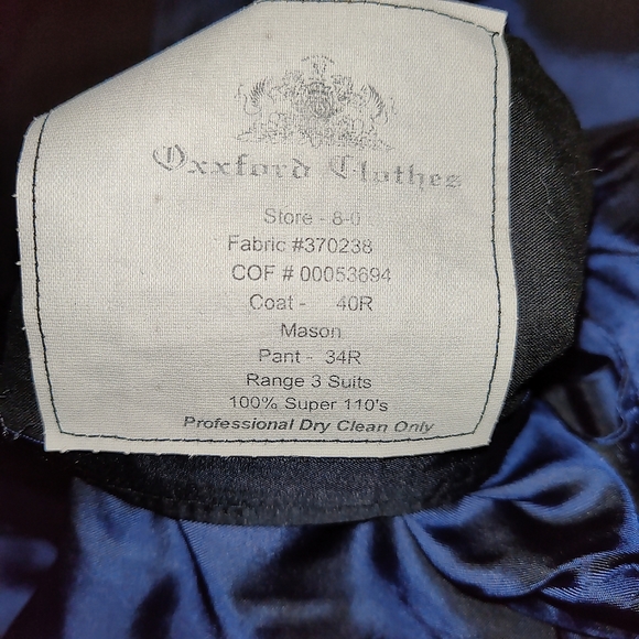 40R Oxford Suit. Navy Blue 34 Waist, 30 Length - Picture 4 of 5